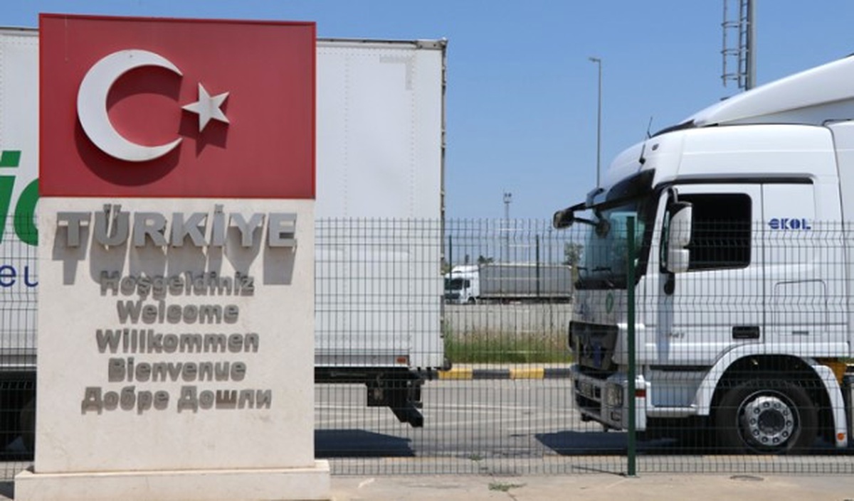 Ötv\'siz Akaryakıt Tüm Gümrük Kapılarında Yaygınlaştırılmalı"