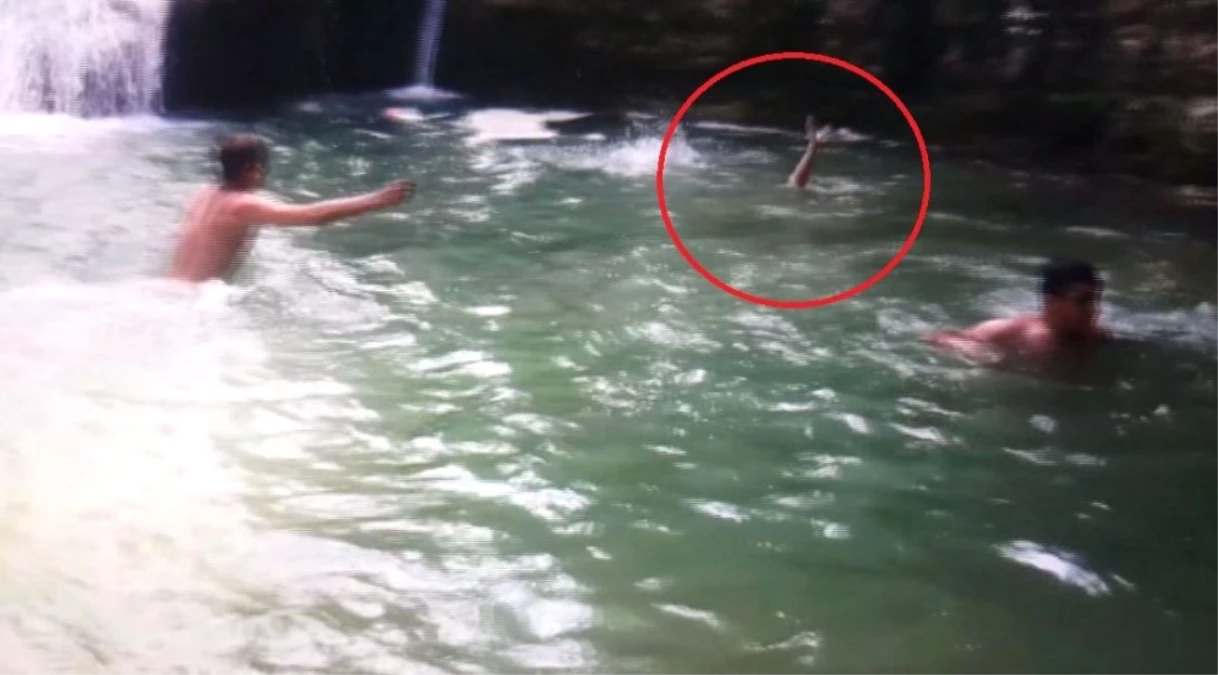 Şelalede Yüzmeye Çalışırken Boğulan Gencin Son Çırpınışları Kamerada!