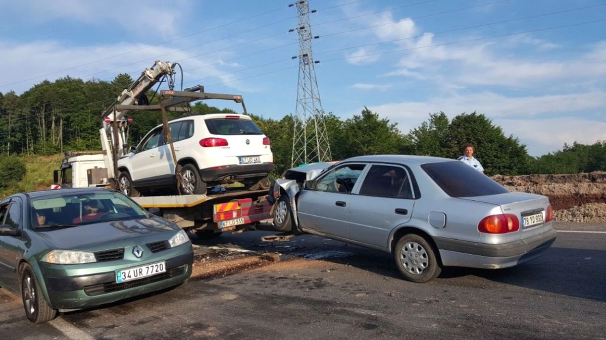Zonguldak\'ta Trafik Kazası: 8 Yaralı