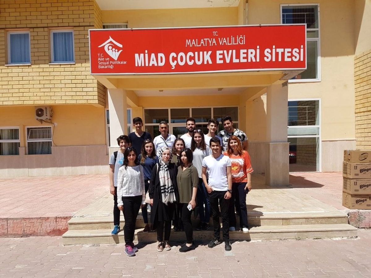 550 Yetim ve Muhtaç Çocuğa Kıyafet