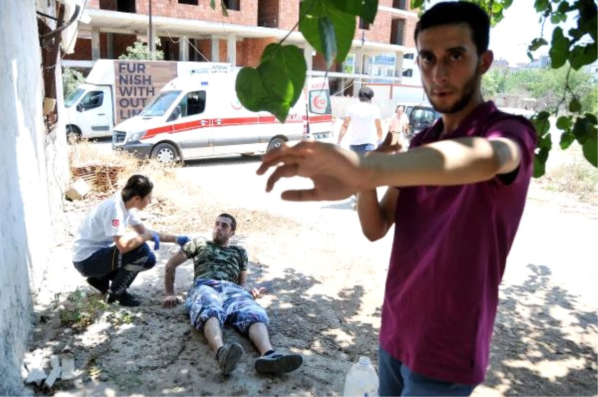 Antalya\'da İbretlik Görüntüler! Bonzai İçen Genç, Yerde Kıvrandı