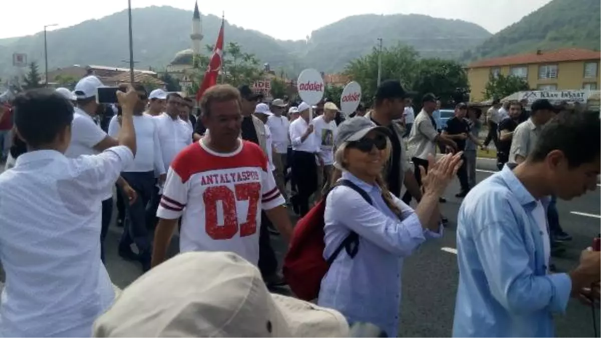 CHP\'li Budak: Başbakan\'ın Yürümekten Ayakları Parçalanan İnsanlara Saygısızlık Etmeye Hakkı Yok