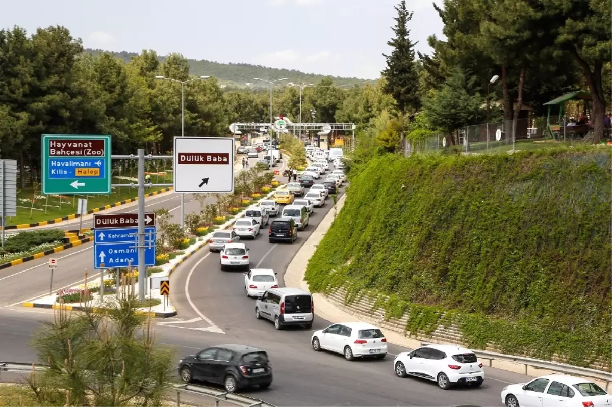 Dülük Tabiat Parkı\' Bayramda Doldu Taştı