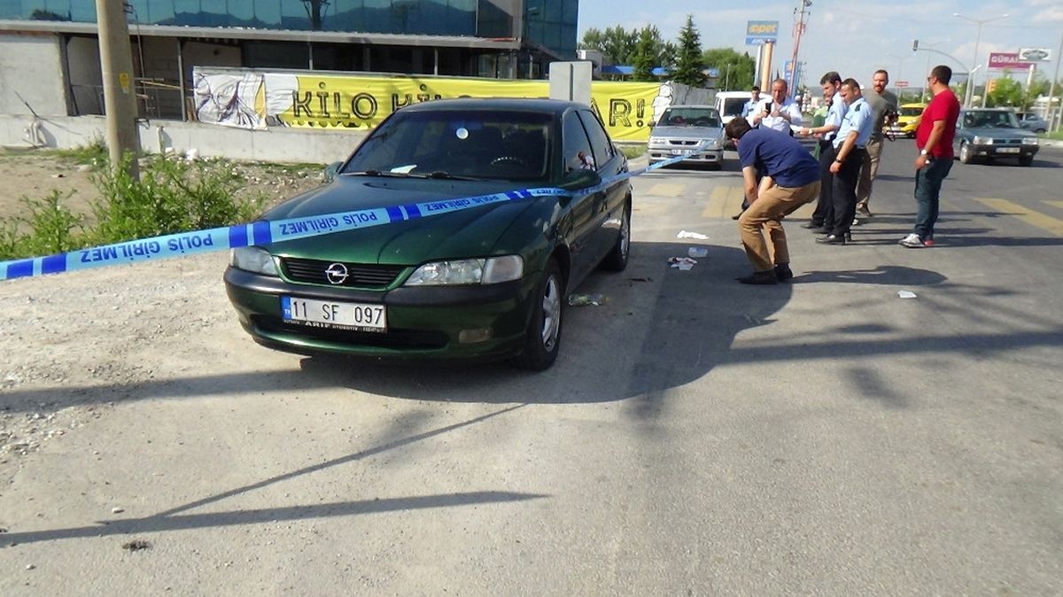 Eşini ve Kayınbiraderini Vurdu