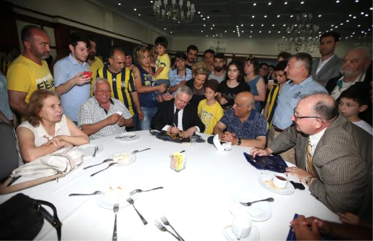 Fenerbahçe Kulübü\'nde Bayramlaşma Töreni Yapıldı