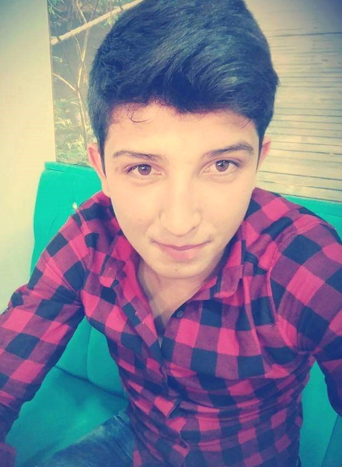 İkiz Kardeşler \'Kız Meselesi\' Yüzünden Bıçaklandı: 1 Ölü, 1 Yaralı