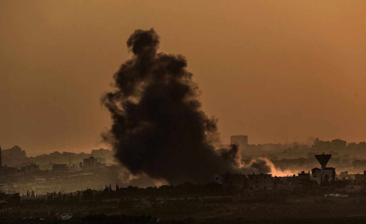 Israil Gazze Şeridini Bombaladı