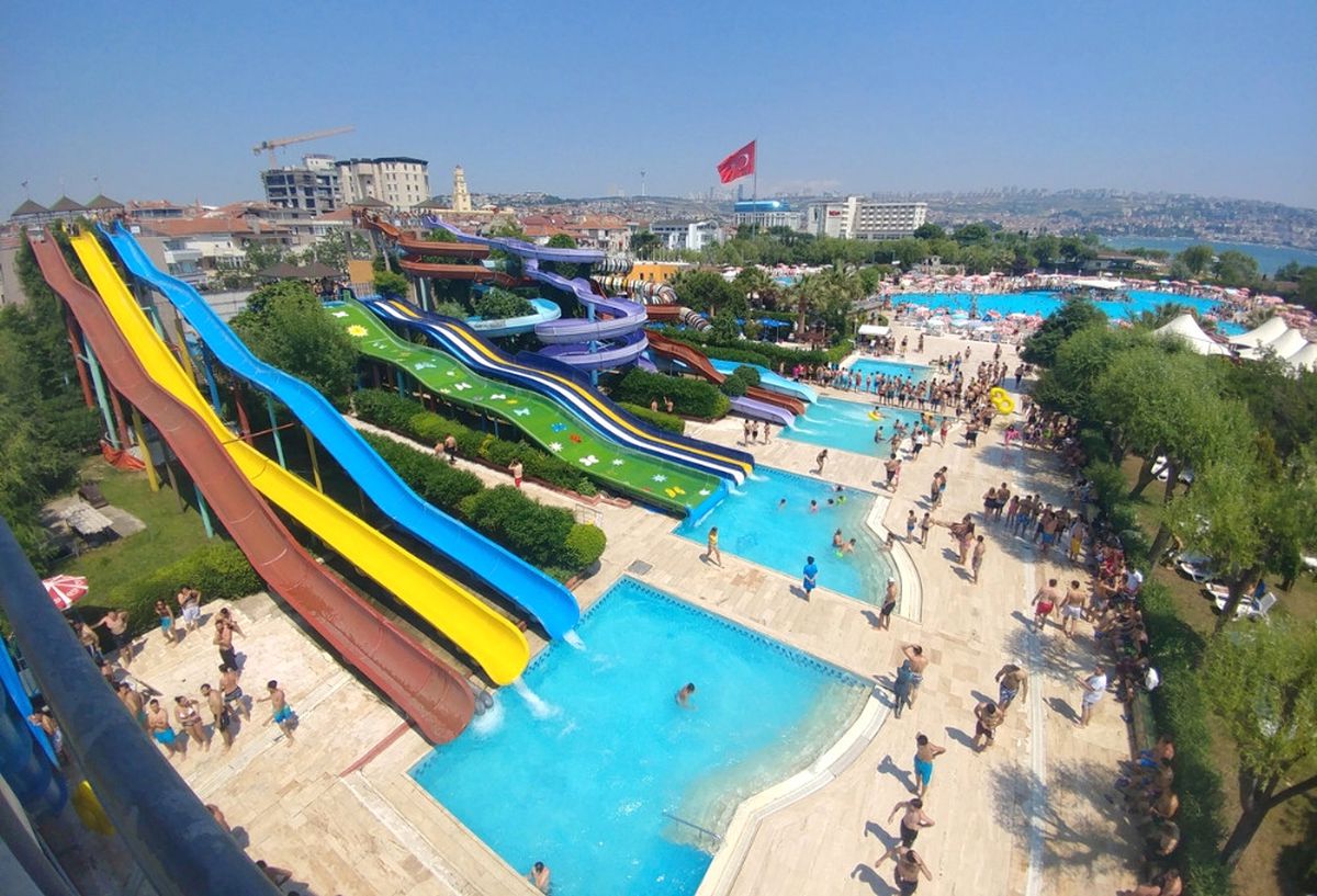 Istanbul\'da Havuzlar Doldu Taştı