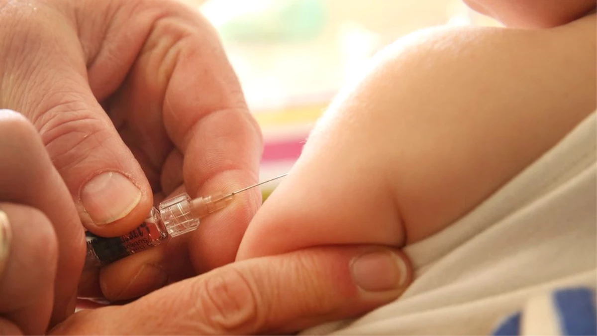 İtalya: Çocuklarına Aşı Yaptırmak İstemeyen 130 Aile Avusturya\'ya İltica Etmeyi Planlıyor