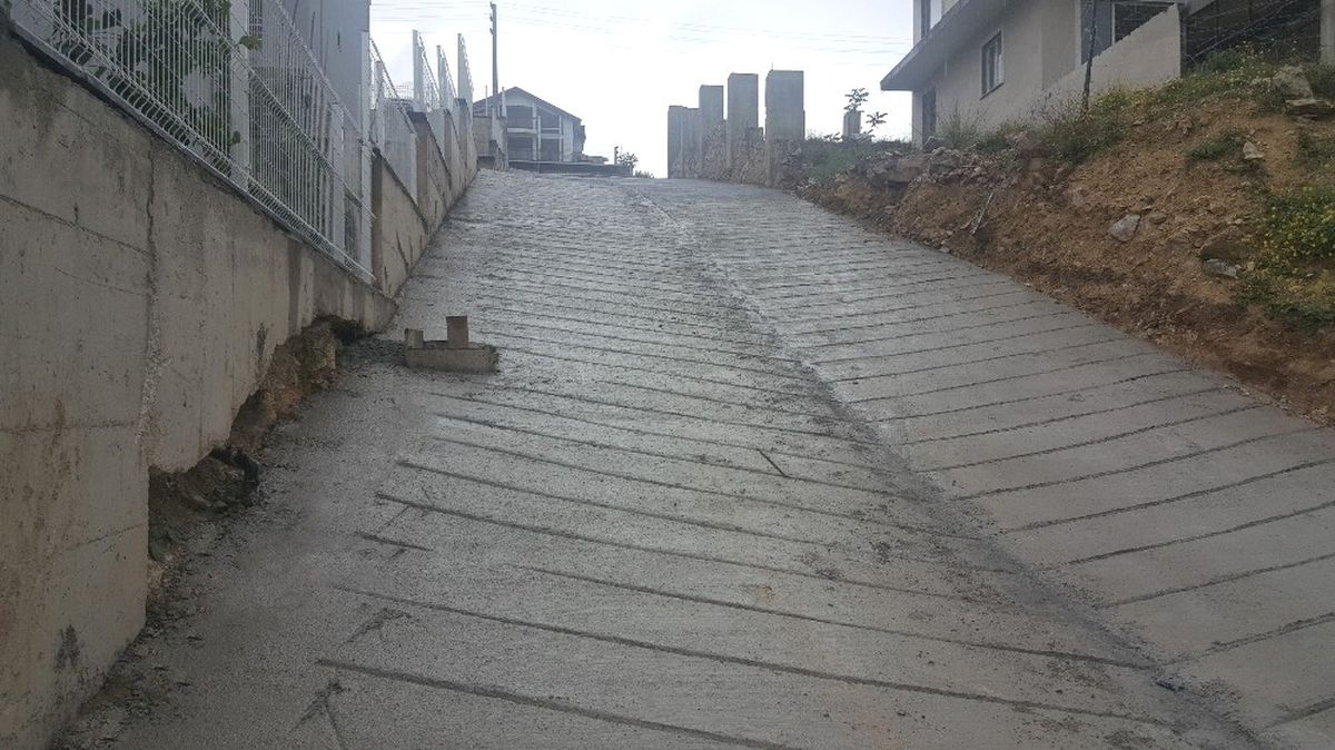 İzmit\'te Üst Yapı Çalışmaları Sürüyor