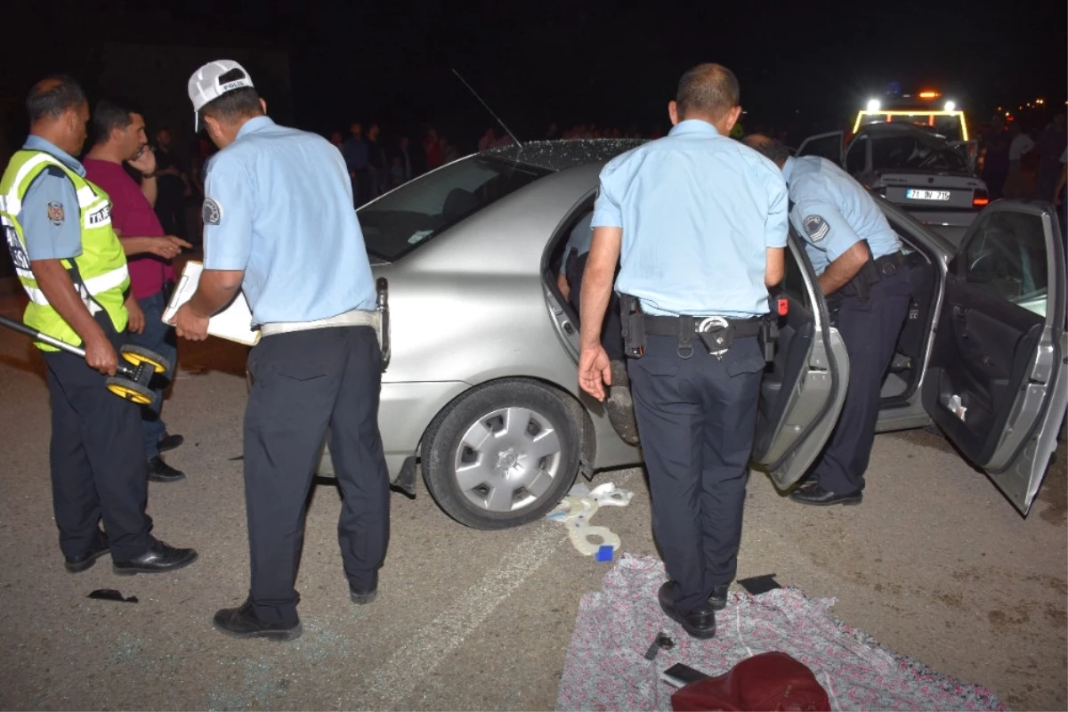 Kırıkkale\'de Trafik Kazası: 3 Ölü, 8 Yaralı