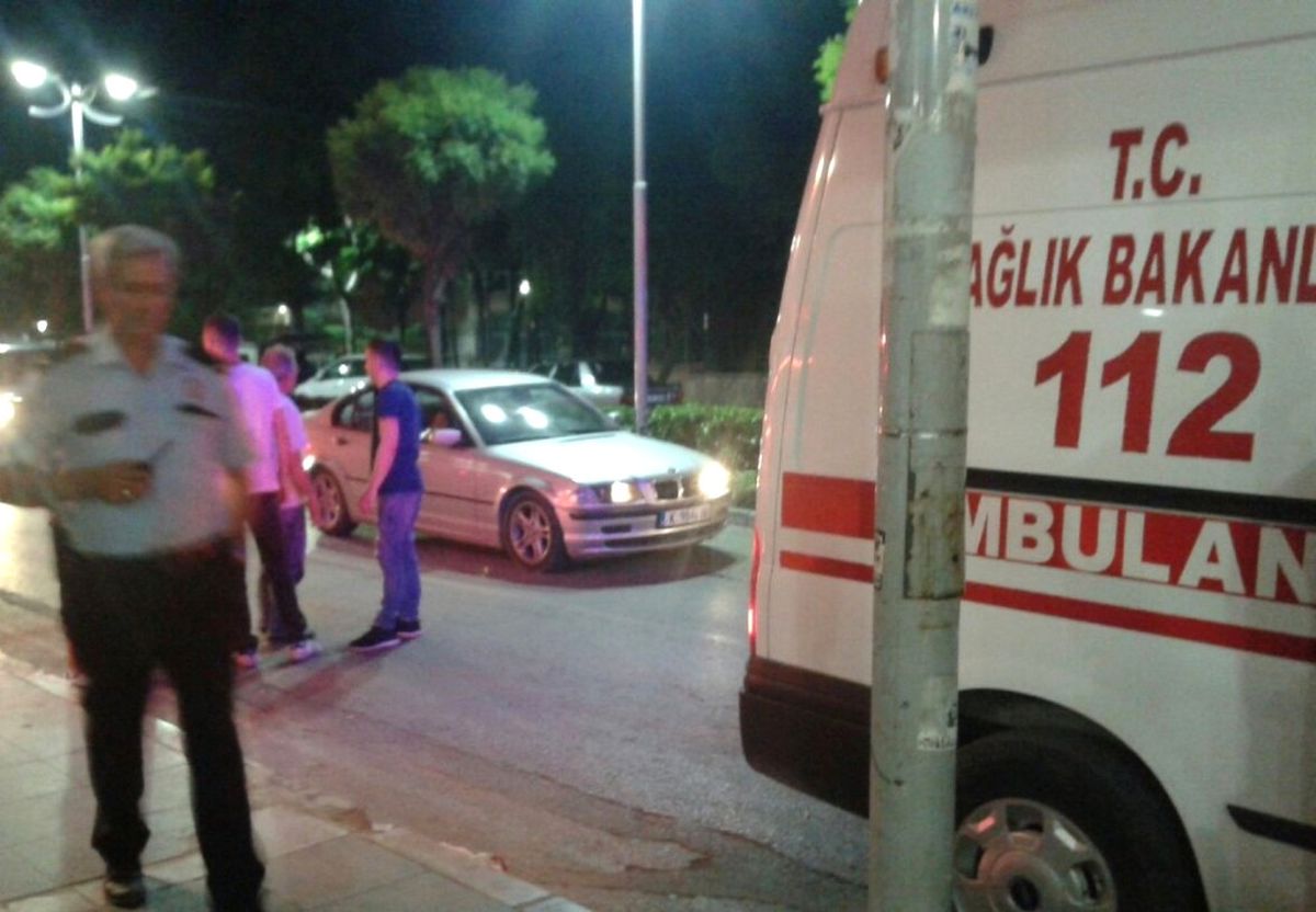 Manisa\'da Bıçaklı Kavga 2 Yaralı