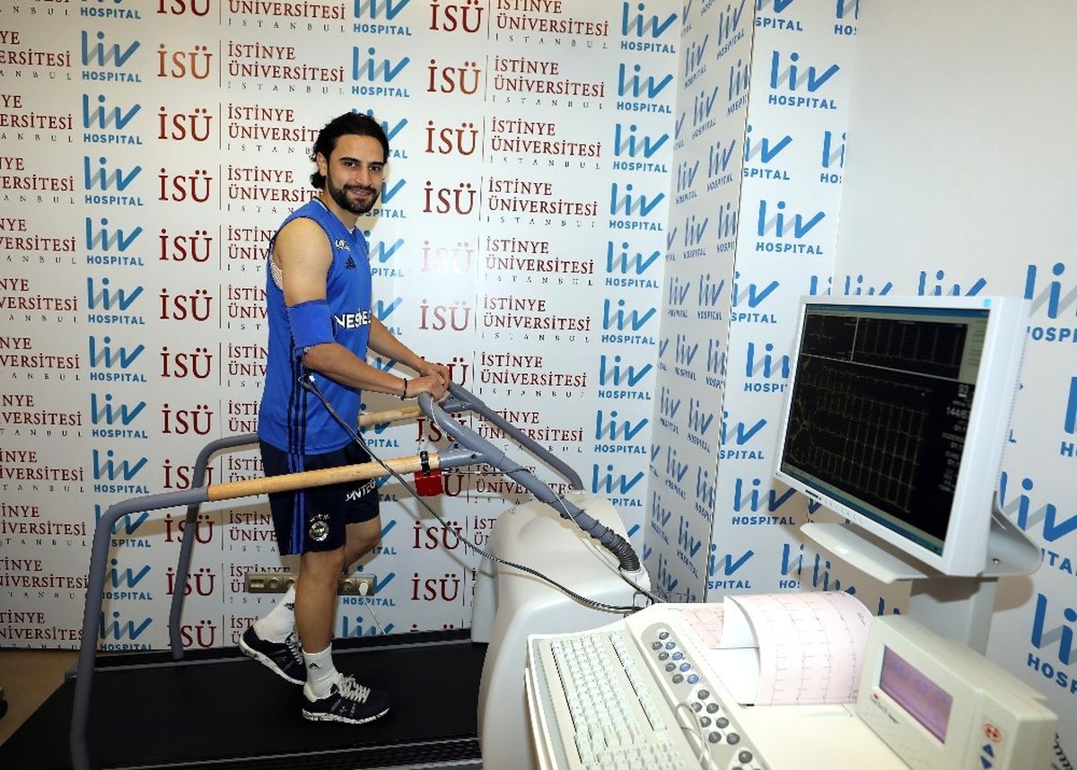 Mehmet Ekici İmzayı Atıyor