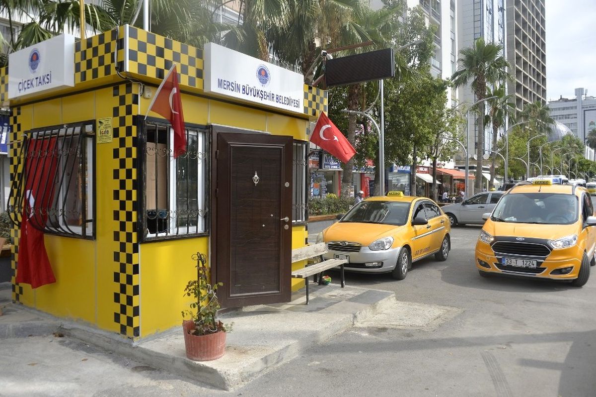 Mersin\'de Taksi Durakları Yenileniyor
