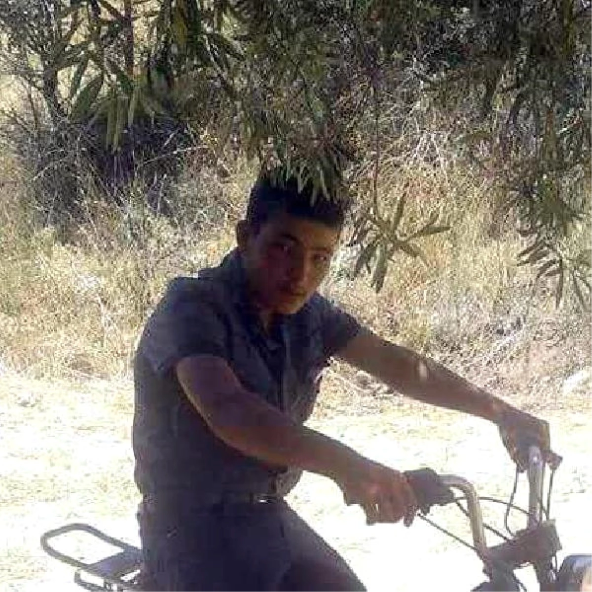 Motosikletiyle Bahçe Duvarına Çarpan Genç Yaralandı