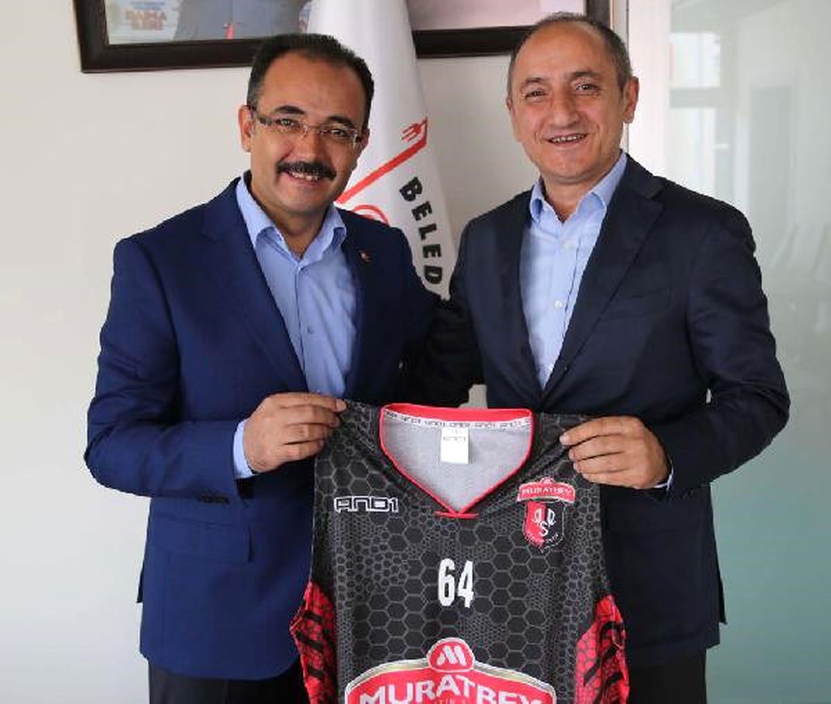 Muratbey Uşak\'a Devam Kararı