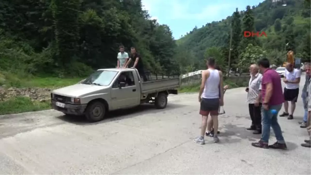 Rize Derede Kaybolan Nehir Için Sosyal Medyadan Çağrı Yapıldı, 400 Kişi Yardıma Koştu