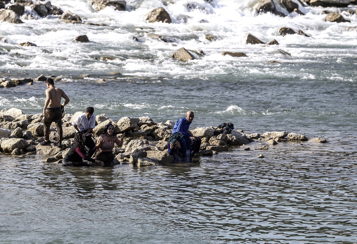 Seyhan Nehri\'ne Giren İki Kardeş Boğuldu