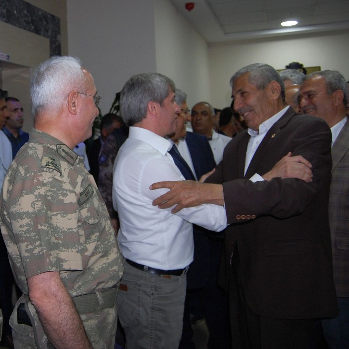Vali Çınar\'dan Veda ve Bayramlaşma Töreni