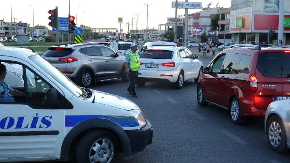 Yoğunluk Nedeniyle 3 Kilometre Yol 45 Dakika Sürdü