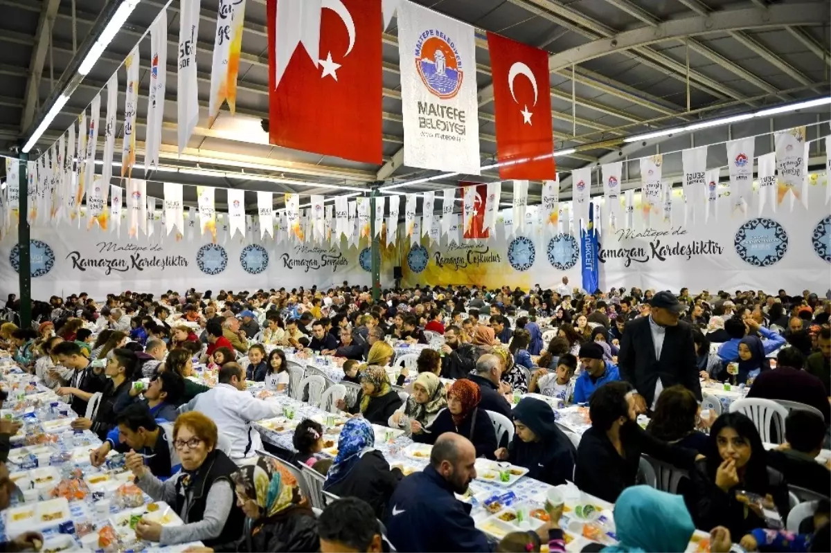 100 Bin Kişi "Sevgi Sofraları"Nda Buluştu