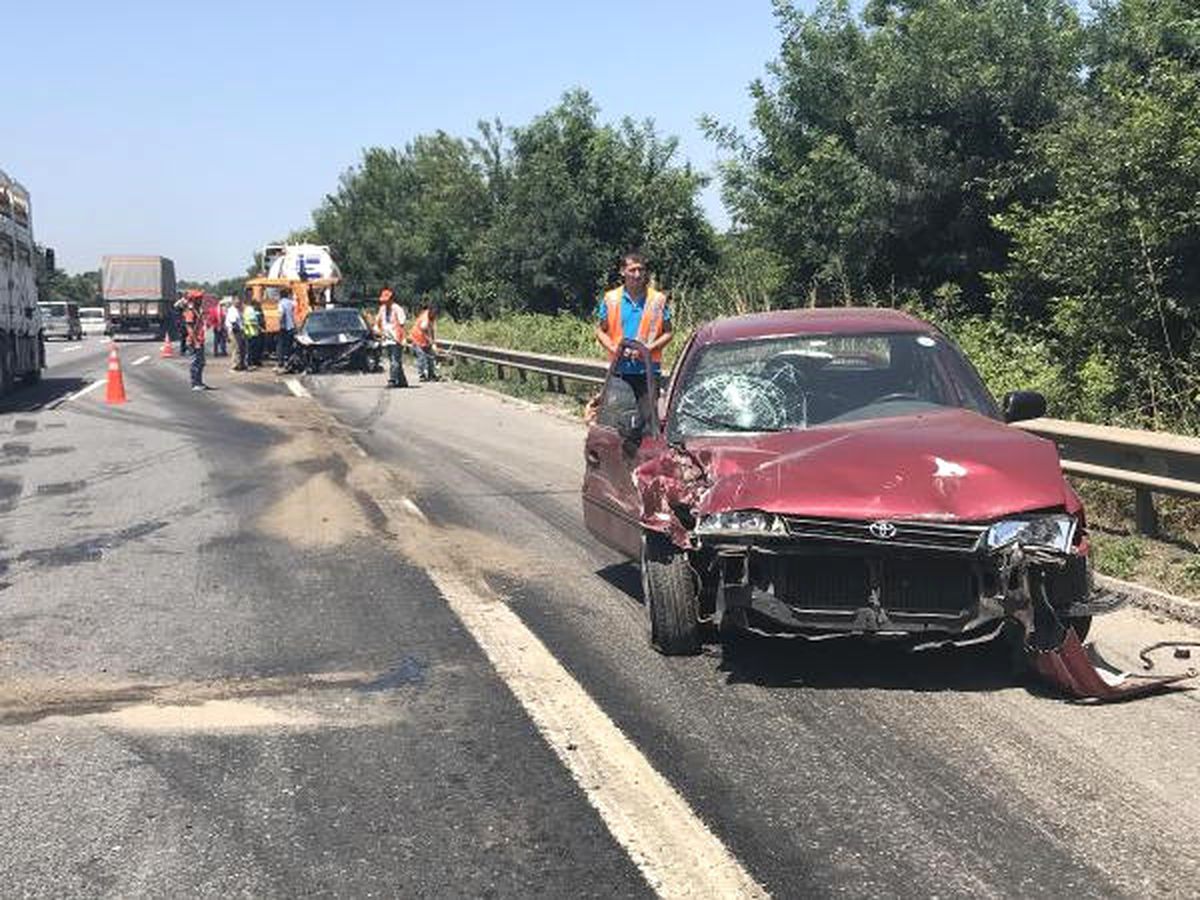 2 Otomobil Tankere Çarptı: 1 Yaralı
