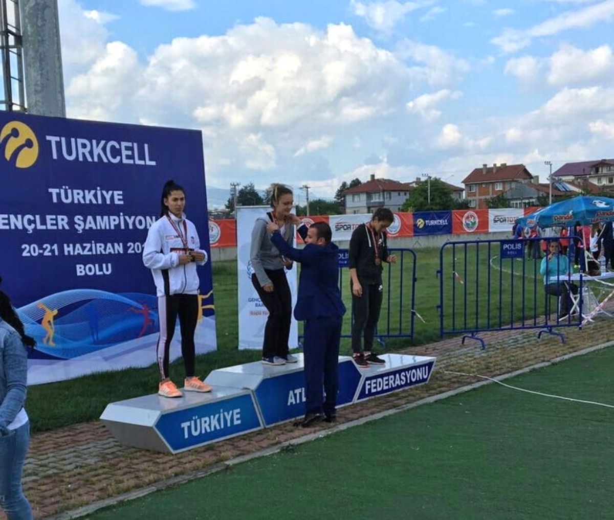 200 Metre Yarışlarında Türkiye Şampiyonu Süleymanpaşa\'dan Çıktı