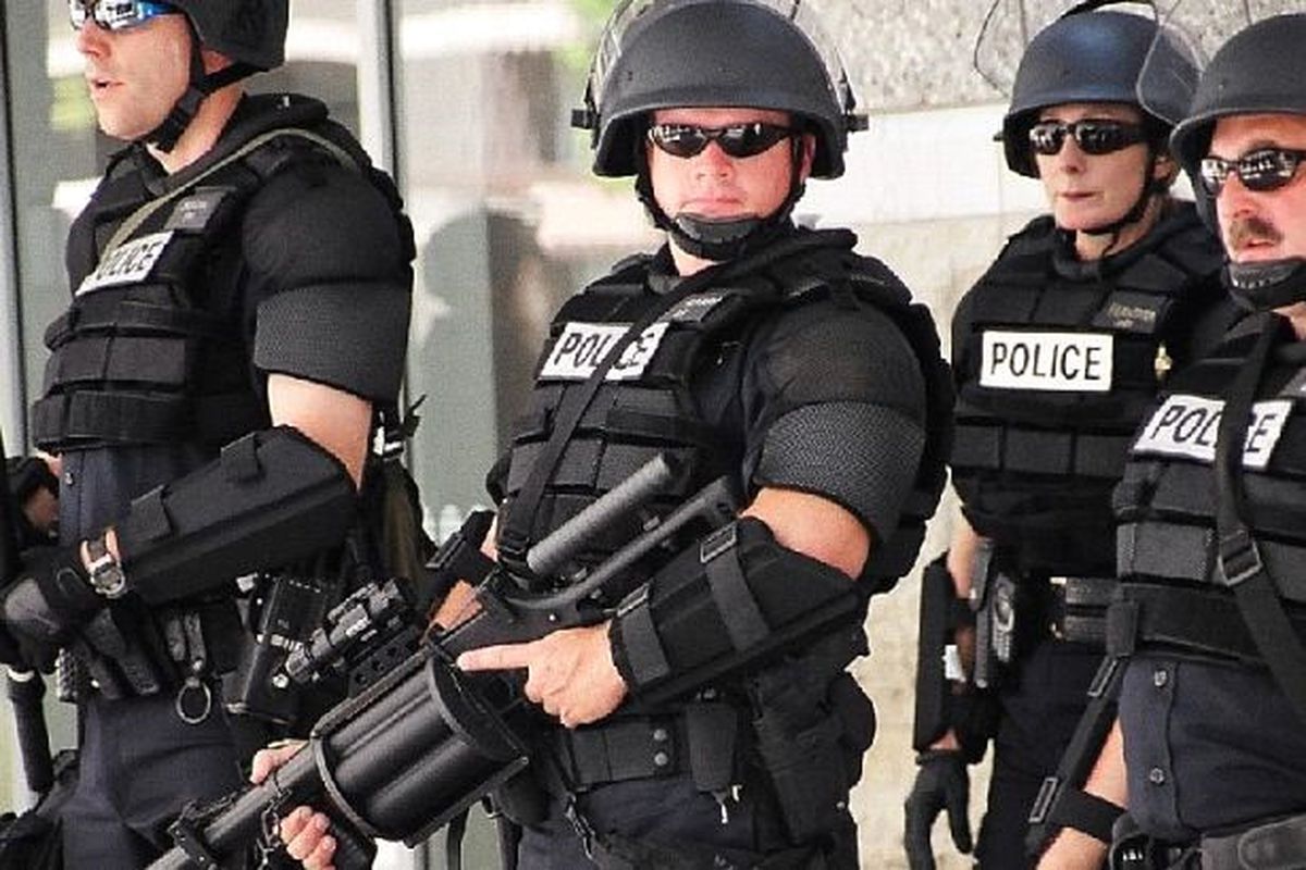 ABD\'de 3 Polise "Komplo" Davası Açıldı