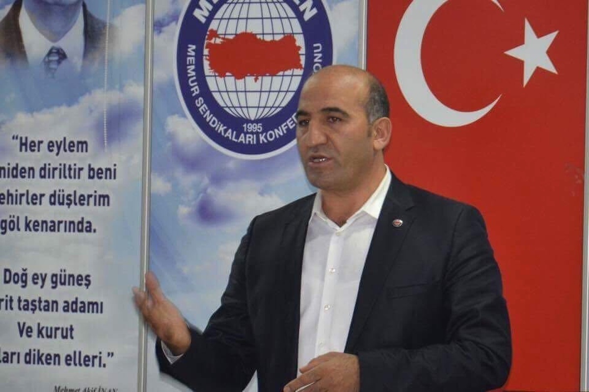 Ali Deniz, \'Tütün\' Haberini Yapan Gazeteyi Kınadı