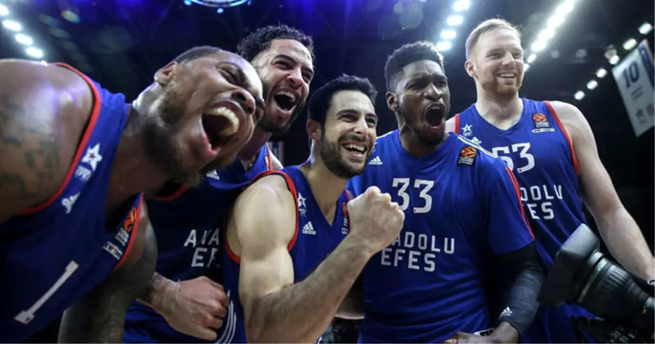 Anadolu Efes, Thomas ve Honeycutt ile Yollarını Ayırdı