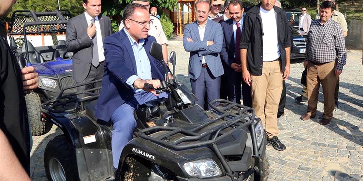 Bakan Bozdağ, Yozgat Çamlığında Atv Aracına Bindi