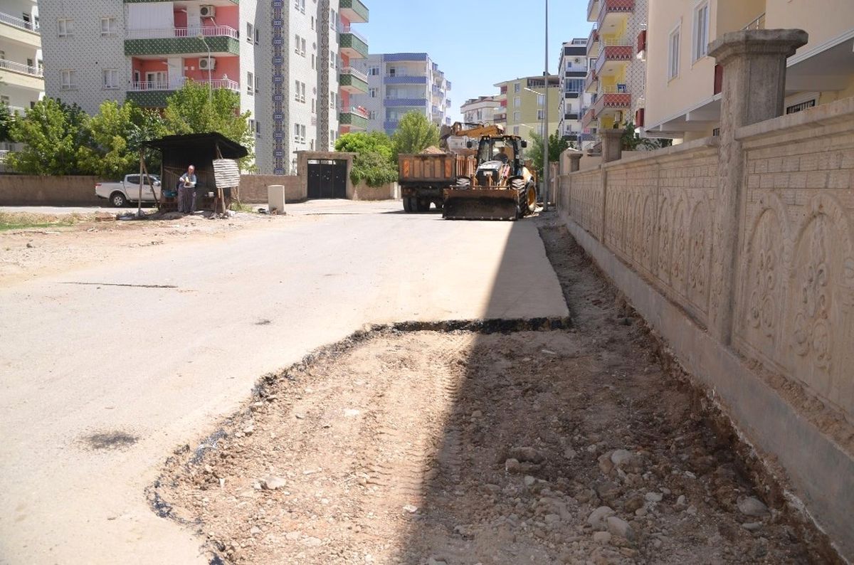 Batman\'da Asfalt Çalışmaları Sürüyor