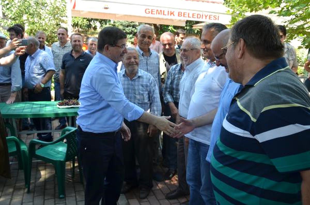 Davutoğlu Bursa\'da Akraba Ziyaretinde Bulundu