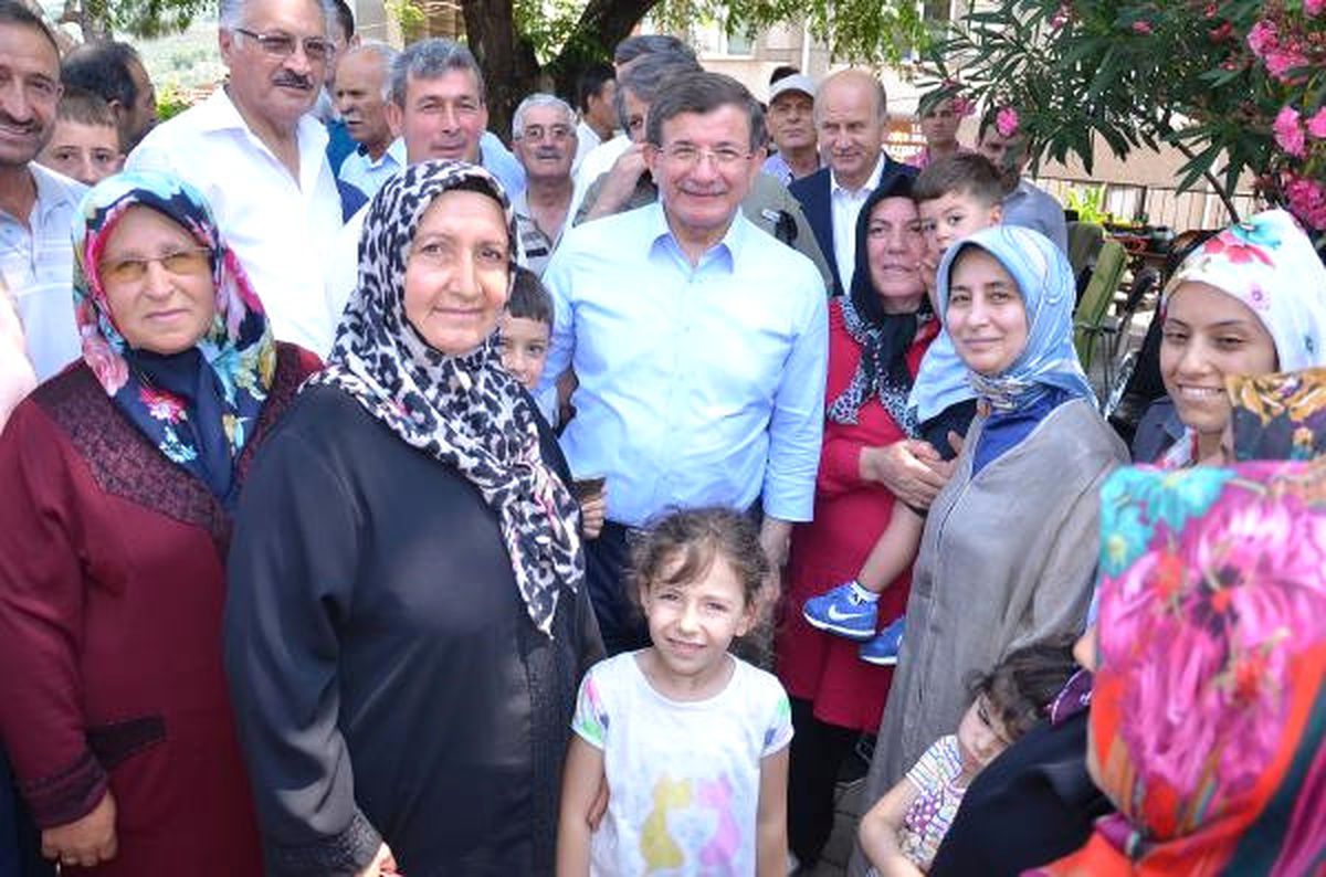 Davutoğlu\'ndan Gemlik\'e Akraba Ziyareti