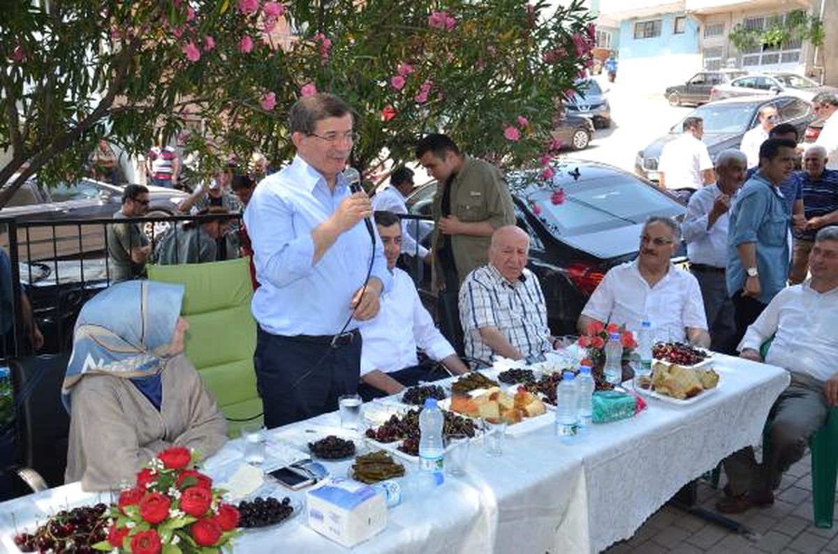 Davutoğlu\'ndan Gemlik\'e Akraba Ziyareti