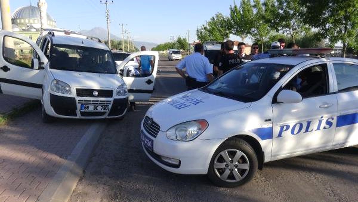 Dur\' İhtarına Uymayan Afgan Sürücü Kaza Yapınca Yakalandı