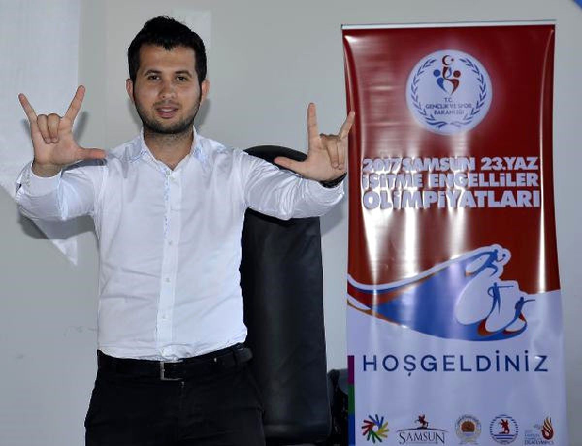 Duyup Konuşabiliyor Ancak Ana Dili İşaret Dili