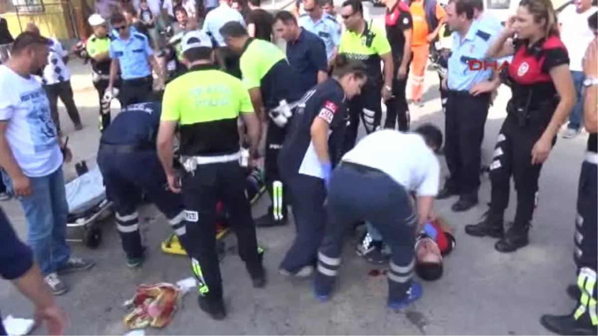 Edirne Hırsızlık Ihbarına Giden Motosikletli Yunus Timi Minibüsle Çarpıştı: 2 Polis Yaralı