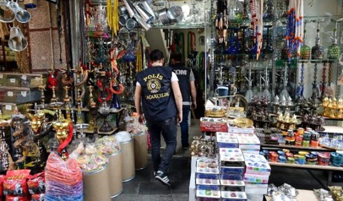 Fatih\'te Kaçak Ürün Operasyonu