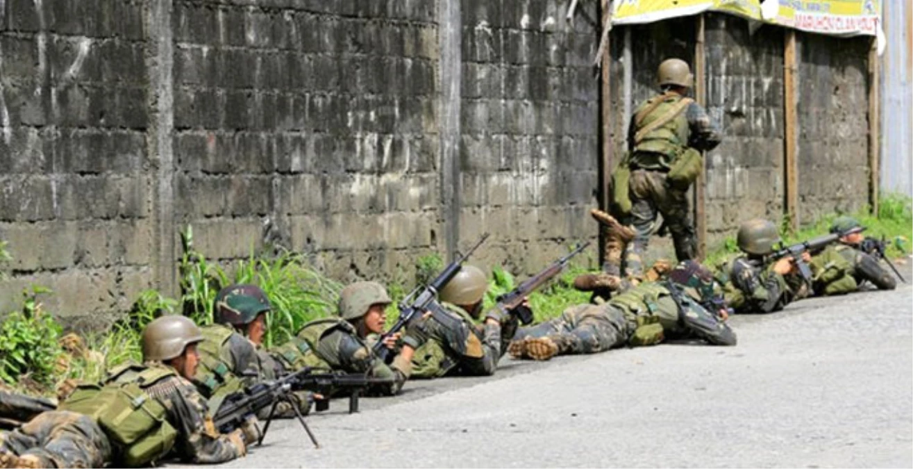 Filipinler\'de Öldürülen 17 Sivilin Cesedi Bulundu