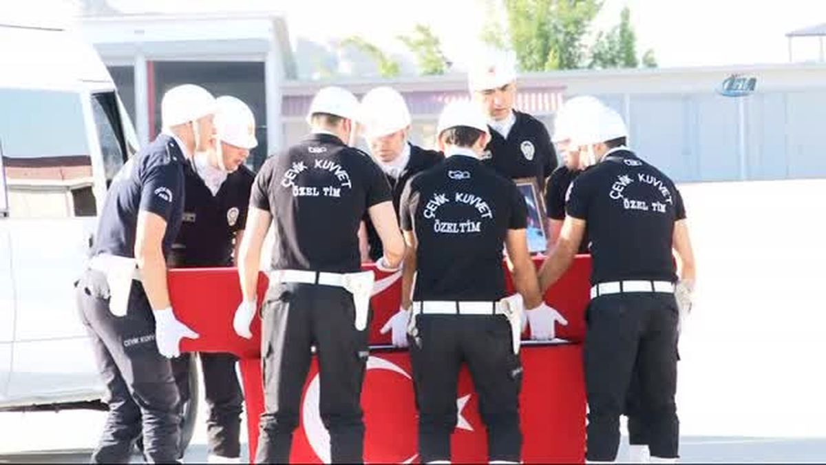 Hakkari\'deki Çatışmada 1 Özel Harekat Polisi Şehit Oldu (3)