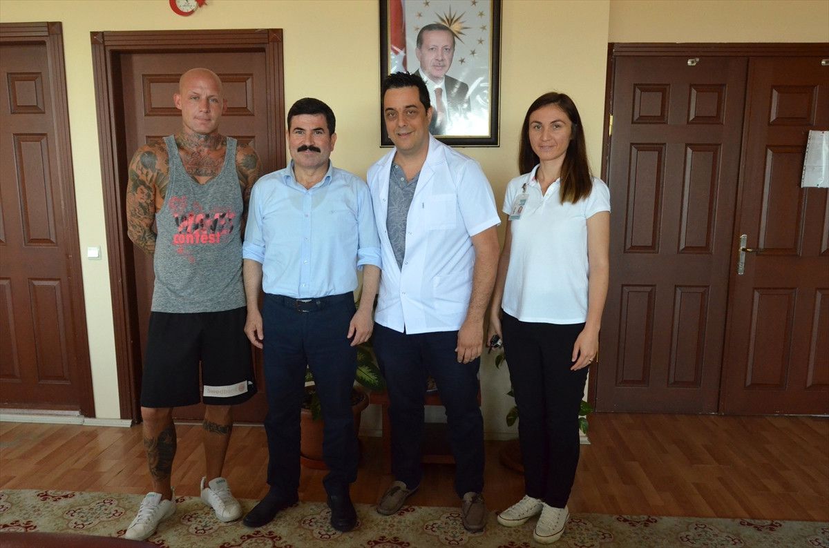 İslamiyeti Seçip Sünnet Oldu