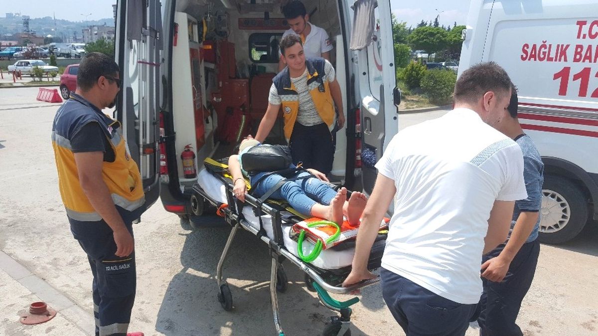 Kardeşinden Kaçmak İçin Pencereden Atladı