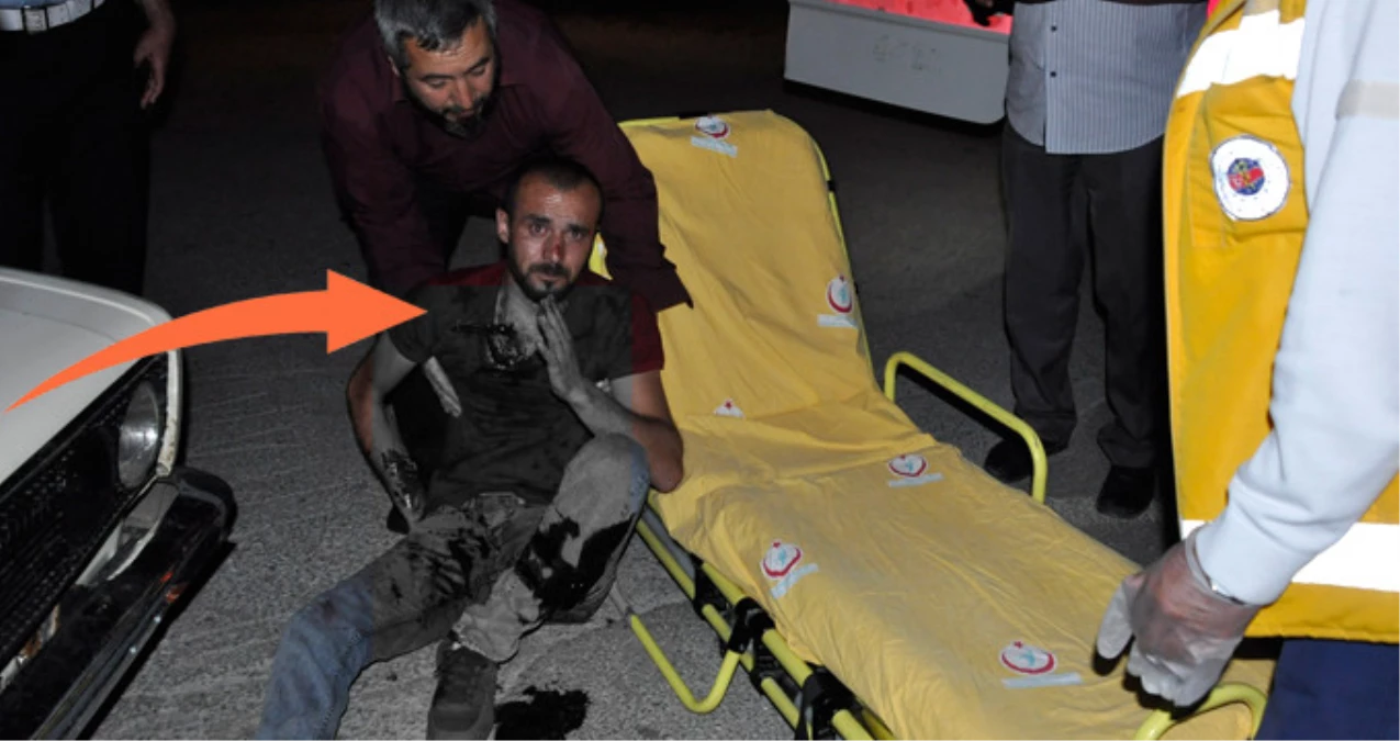 Borç Kavgasında Bıçaklanan Genç, Boğazına Saplanan Bıçakla Hastaneye Kaldırıldı