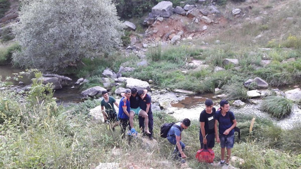 Kayalıklarda Mahsur Kalan Kişi Kurtarıldı