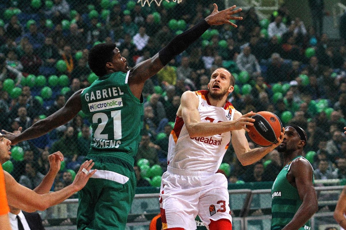 Kenny Gabriel Panathinaikos\'ta Kaldı
