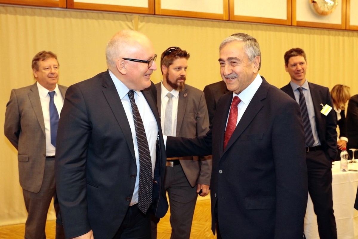 Kıbrıs Konferansında "Güvenlik ve Garantiler" Görüşülüyor