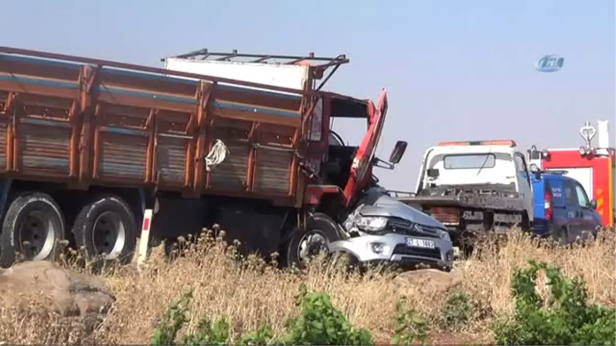 Kilis\'te Trafik Kazası: 1 Şehit, 1 Asker 5 Sivil Yaralı