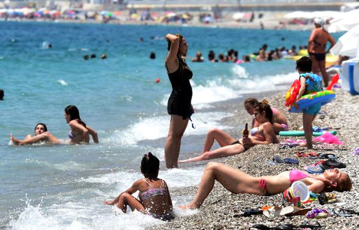 Nemden Bunalan Denizde ve Bulama Kanalında Serinledi