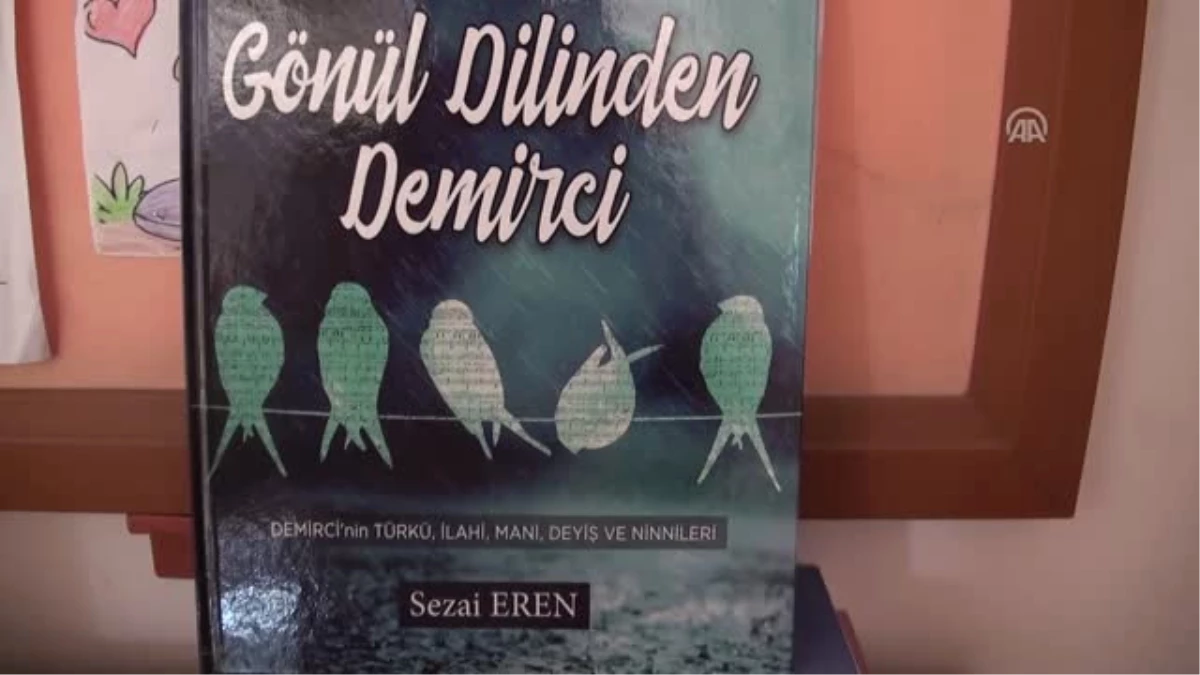 Öğretmenin "Türkü Aşkı" Kitap Oldu